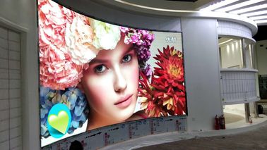 Yüksek Çözünürlüklü Kapalı LED Video Duvar Burcu Ekran Römork P2.5 1200W / M² SMD2121