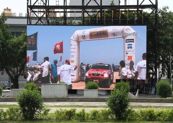 500 * 500mm Dolaplı Büyük Spor Dış Mekan LED Ekran 3m Görüş Mesafesi