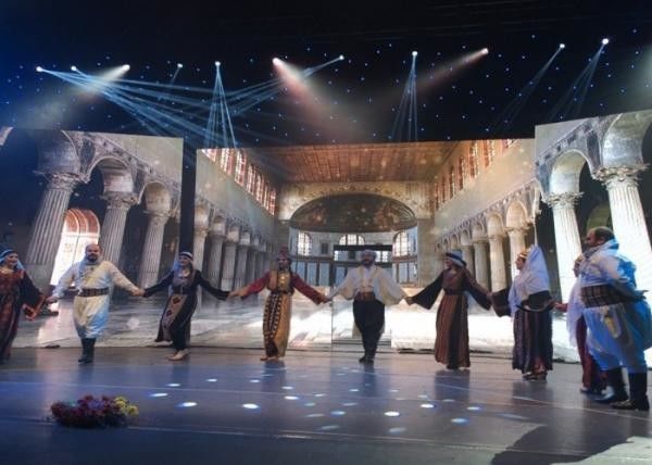 Pitch 3.91mm Reklam Aşaması LED Ekran Tam Renkli&gt; 100000 Saat Ömrü